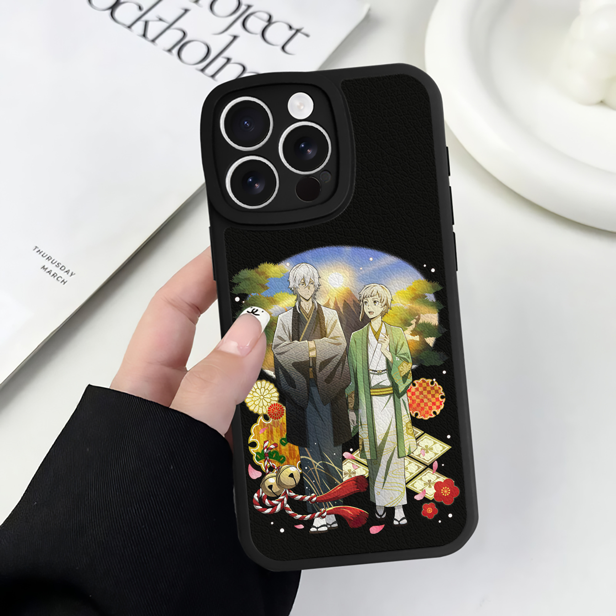 （画像用） 文豪ストレイドッグス Bungo Stray Dogs 【iPhone 16シリーズ対応】シリコンスマホケース（レザー調） 材質：シリコン